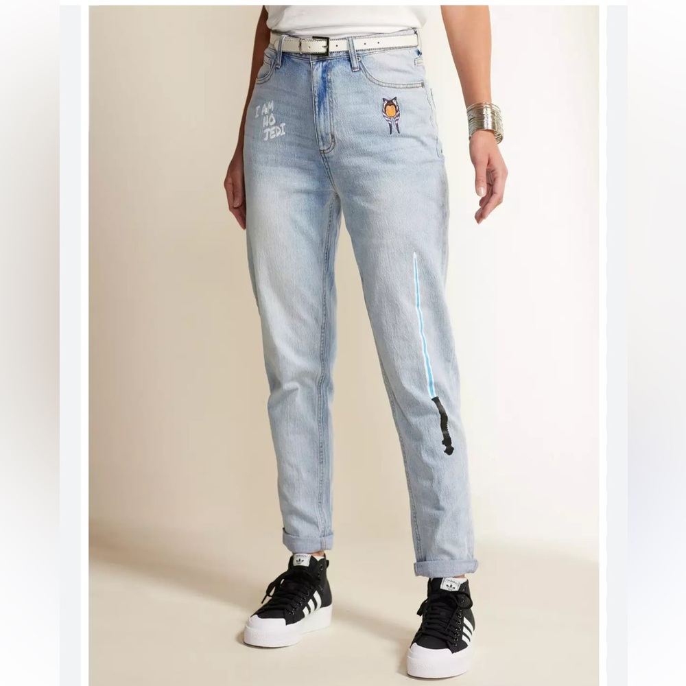 Her Universe Star Wars “I AM NO JEDI” light wash blue denim mom jeans Size 11